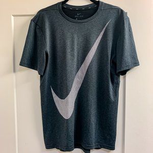 Nike Shirt Adult Medium Gray & White Swoosh Logo Athletic Dri-Fit Casual Shirt